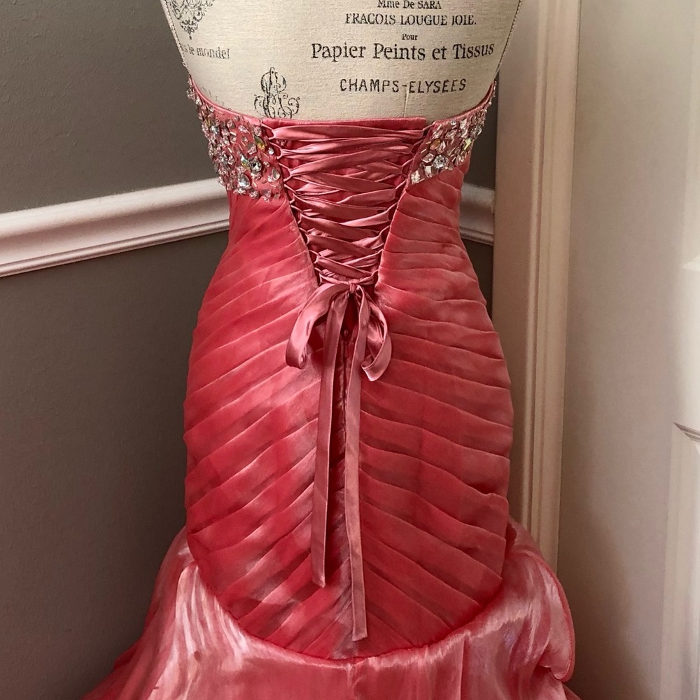 NEW TIFFANY DESIGNS SZ 4 CORAL SATIN ORGANZA BEADED CORSET FORMAL EVENING GOWN - Picture 6 of 15